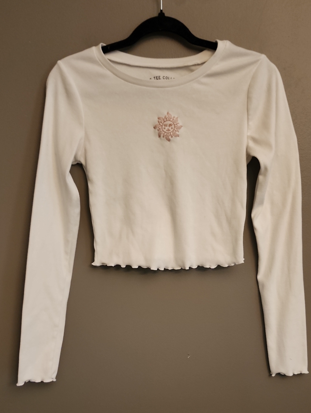 Aero Sun Emblem Long-Sleeve Cropped Top - White
